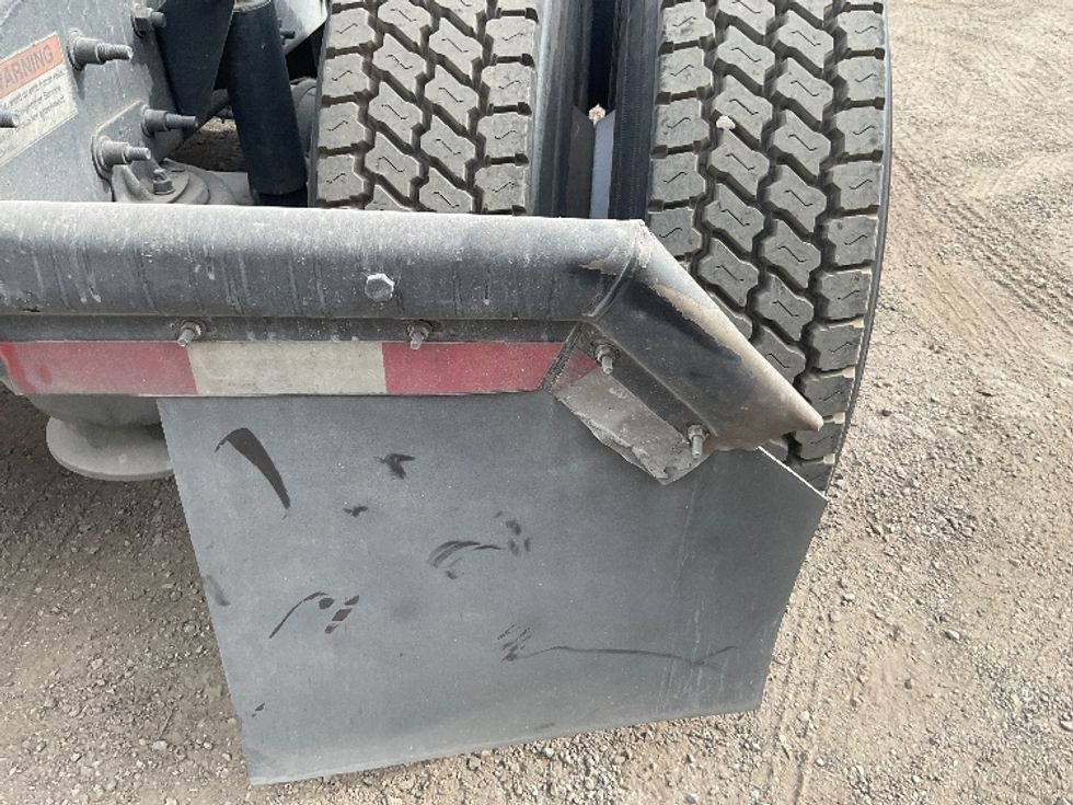 Sleeper Tractor-Heavy Duty Tractors-Freightliner-2022-T12664ST-South Plainfield-NJ-599,858\n\t\tmiles-$ 66,750 - Image 25