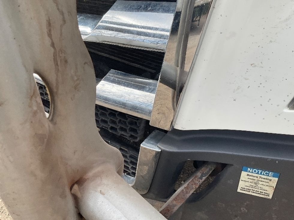 Sleeper Tractor-Heavy Duty Tractors-Freightliner-2022-T12664ST-South Plainfield-NJ-599,858\n\t\tmiles-$ 66,750 - Image 26