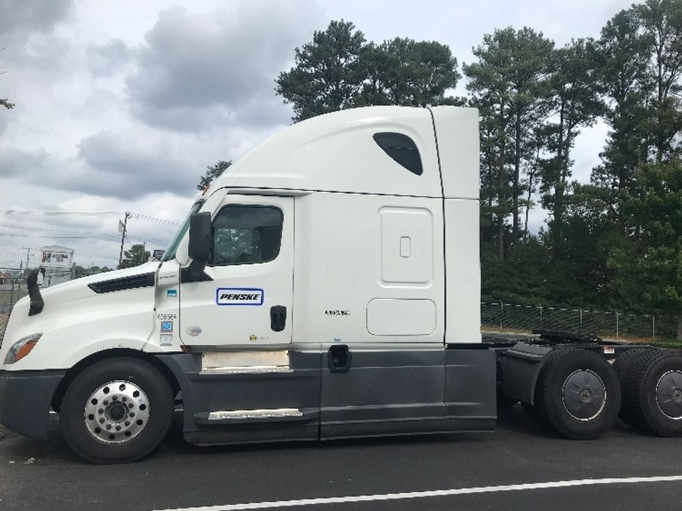 Sleeper Tractor-Heavy Duty Tractors-Freightliner-2022-T12664ST-Spartanburg-SC-342,877\n\t\tmiles-$ 85,750 - Image 4