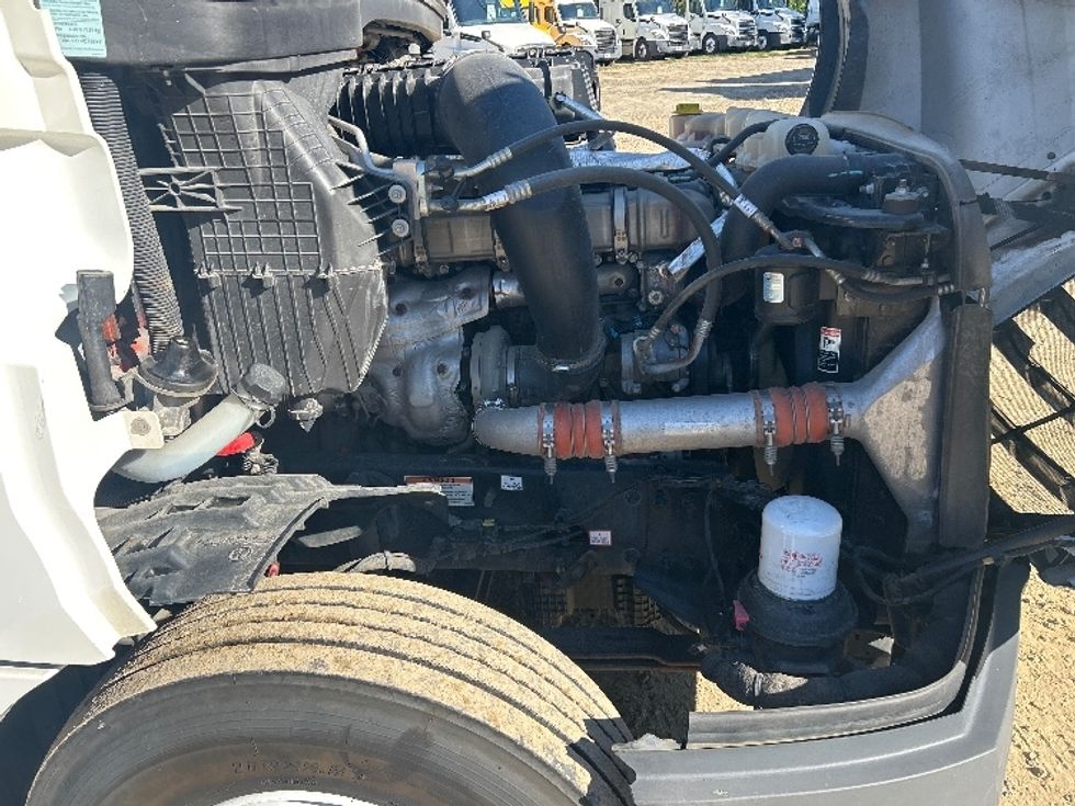 Sleeper Tractor-Heavy Duty Tractors-Freightliner-2022-T12664ST-Spartanburg-SC-430,642\n\t\tmiles-$ 72,000 - Image 20