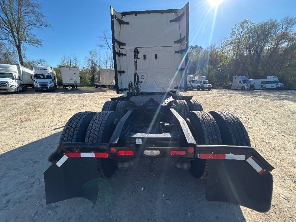 Sleeper Tractor-Heavy Duty Tractors-Freightliner-2022-T12664ST-Spartanburg-SC-430,642\n\t\tmiles-$ 72,000 - Image 6