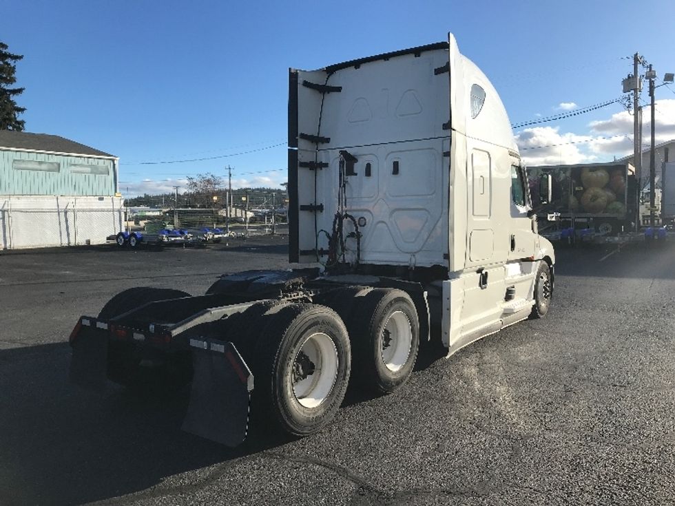 Sleeper Tractor-Heavy Duty Tractors-Freightliner-2022-T12664ST-Spokane Valley-WA-568,163\n\t\tmiles-$ 66,750 - Image 7