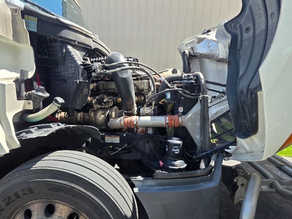 Sleeper Tractor-Heavy Duty Tractors-Freightliner-2022-T12664ST-Spokane Valley-WA-587,107\n\t\tmiles-$ 62,500 - Image 20