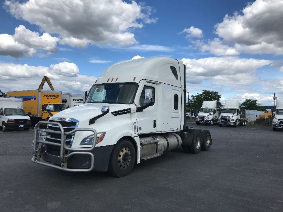 Sleeper Tractor-Heavy Duty Tractors-Freightliner-2022-T12664ST-Spokane Valley-WA-587,107\n\t\tmiles-$ 62,500 - Image 3