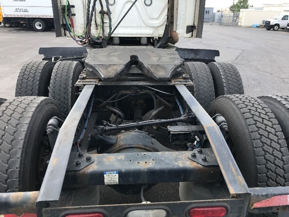 Sleeper Tractor-Heavy Duty Tractors-Freightliner-2022-T12664ST-Spokane Valley-WA-587,107\n\t\tmiles-$ 62,500 - Image 6