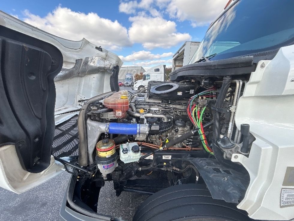 Sleeper Tractor-Heavy Duty Tractors-Freightliner-2022-T12664ST-Springfield-MO-348,697\n\t\tmiles-$ 86,000 - Image 21