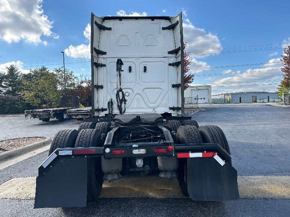 Sleeper Tractor-Heavy Duty Tractors-Freightliner-2022-T12664ST-Springfield-MO-348,697\n\t\tmiles-$ 86,000 - Image 6