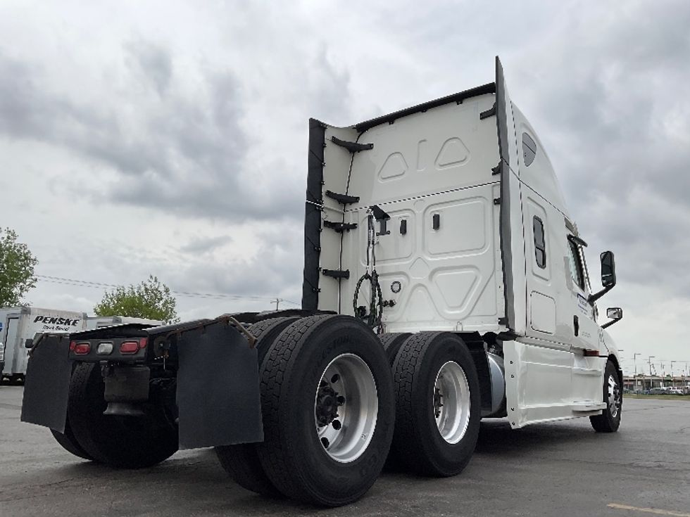 Sleeper Tractor-Heavy Duty Tractors-Freightliner-2022-T12664ST-Springfield-MO-402,958\n\t\tmiles-$ 82,500 - Image 7
