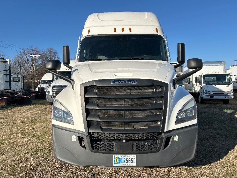 Sleeper Tractor-Heavy Duty Tractors-Freightliner-2022-T12664ST-Springfield-MO-417,400\n\t\tmiles-$ 74,000 - Image 2