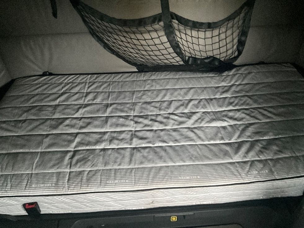 Sleeper Tractor-Heavy Duty Tractors-Freightliner-2022-T12664ST-Springfield-MO-474,044\n\t\tmiles-$ 69,750 - Image 17