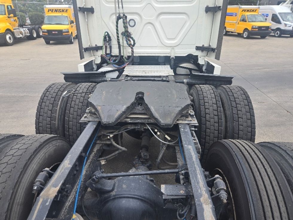 Sleeper Tractor-Heavy Duty Tractors-Freightliner-2022-T12664ST-Stockton-CA-393,291\n\t\tmiles-$ 91,250 - Image 6