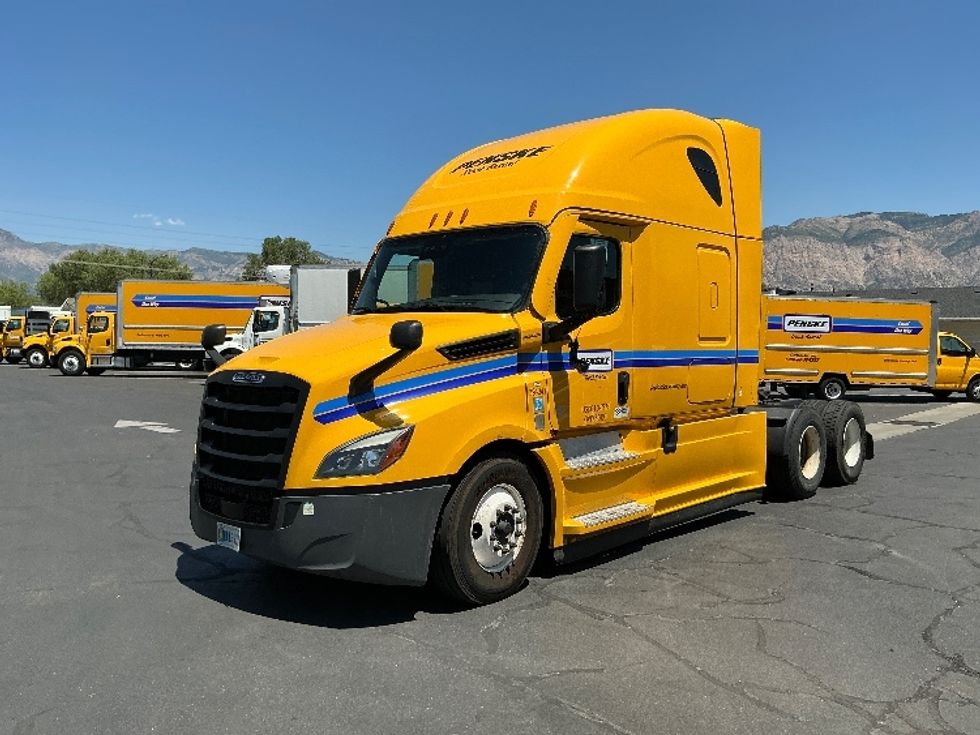 Sleeper Tractor-Heavy Duty Tractors-Freightliner-2022-T12664ST-Stockton-CA-570,169\n\t\tmiles-$ 71,250 - Image 3