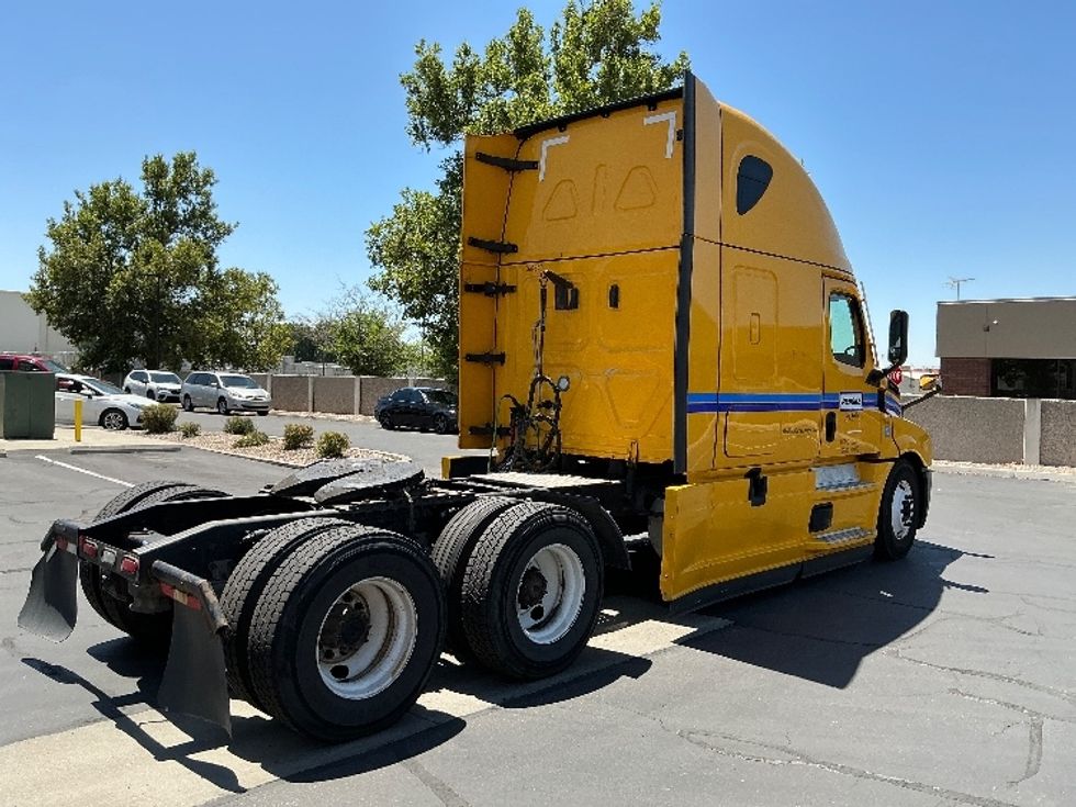 Sleeper Tractor-Heavy Duty Tractors-Freightliner-2022-T12664ST-Stockton-CA-570,169\n\t\tmiles-$ 71,250 - Image 7