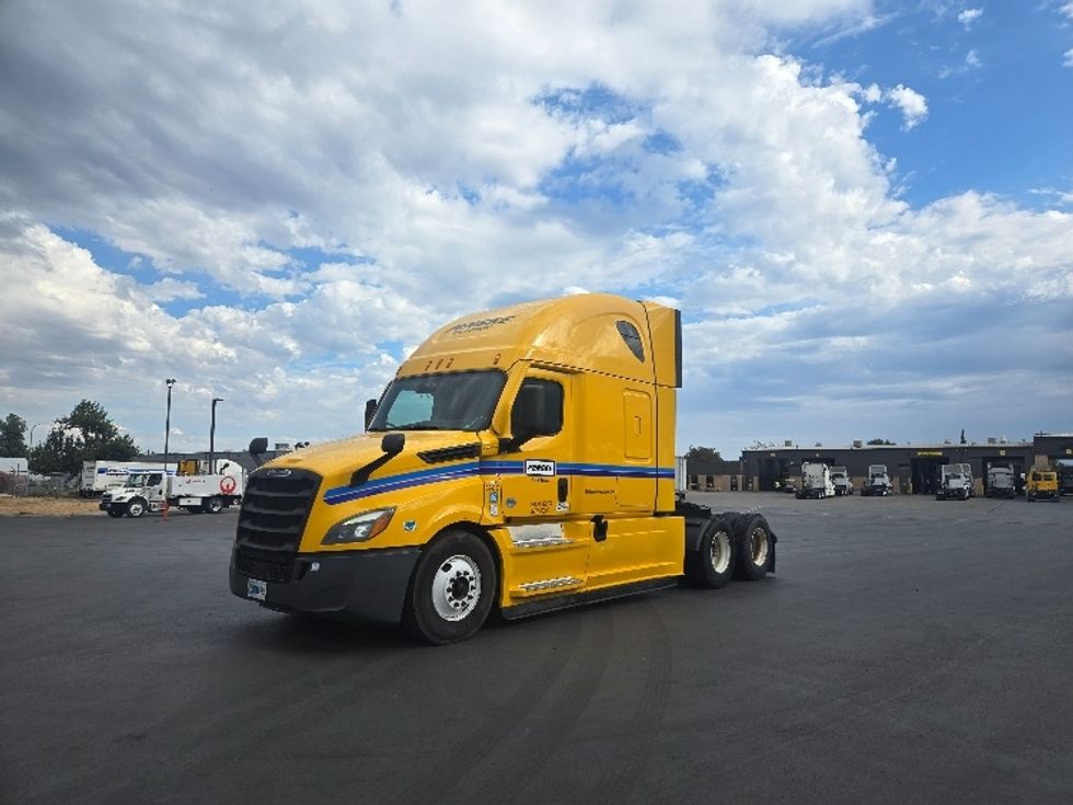 Sleeper Tractor-Heavy Duty Tractors-Freightliner-2022-T12664ST-Stockton-CA-577,885\n\t\tmiles-$ 65,250 - Image 3