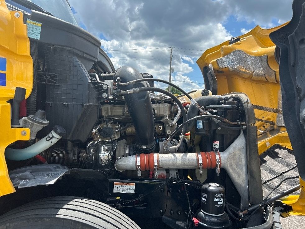 Sleeper Tractor-Heavy Duty Tractors-Freightliner-2022-T12664ST-Sturtevant-WI-294,238\n\t\tmiles-$ 83,000 - Image 20