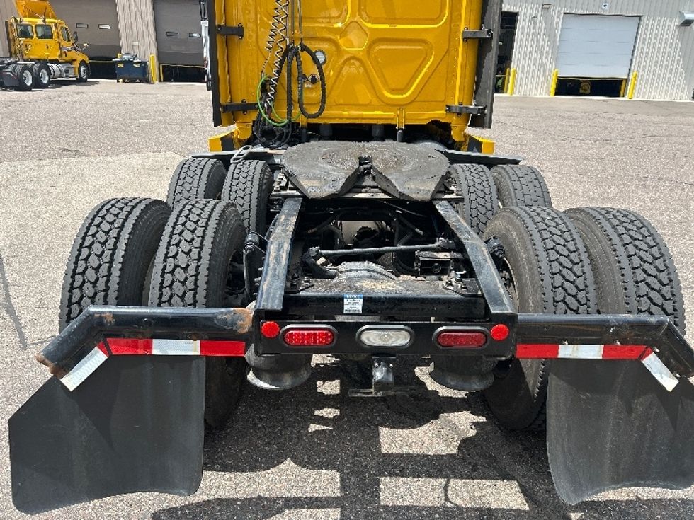 Sleeper Tractor-Heavy Duty Tractors-Freightliner-2022-T12664ST-Sturtevant-WI-294,238\n\t\tmiles-$ 83,000 - Image 6