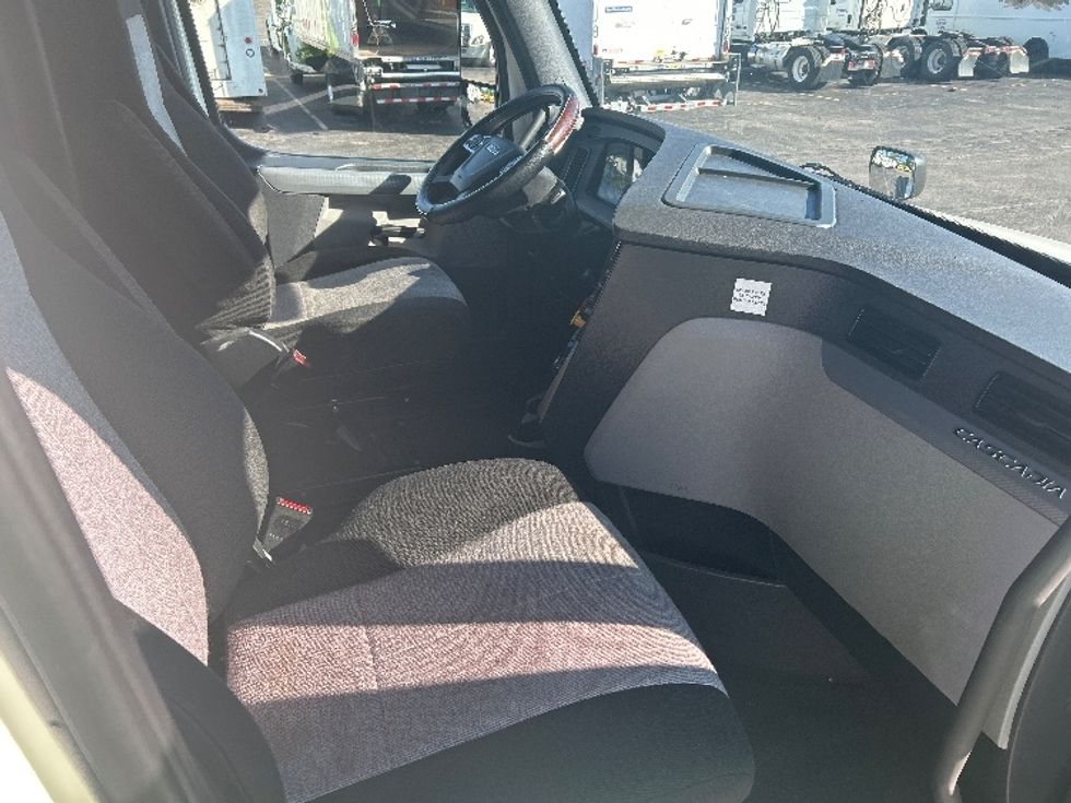 Sleeper Tractor-Heavy Duty Tractors-Freightliner-2022-T12664ST-Sturtevant-WI-379,358\n\t\tmiles-$ 80,000 - Image 14