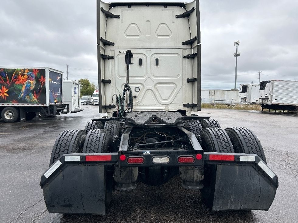 Sleeper Tractor-Heavy Duty Tractors-Freightliner-2022-T12664ST-Sturtevant-WI-412,680\n\t\tmiles-$ 77,250 - Image 6