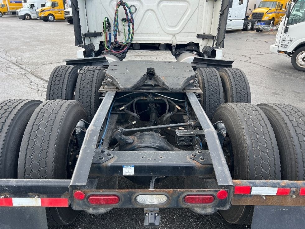 Sleeper Tractor-Heavy Duty Tractors-Freightliner-2022-T12664ST-Sturtevant-WI-491,895\n\t\tmiles-$ 70,750 - Image 6