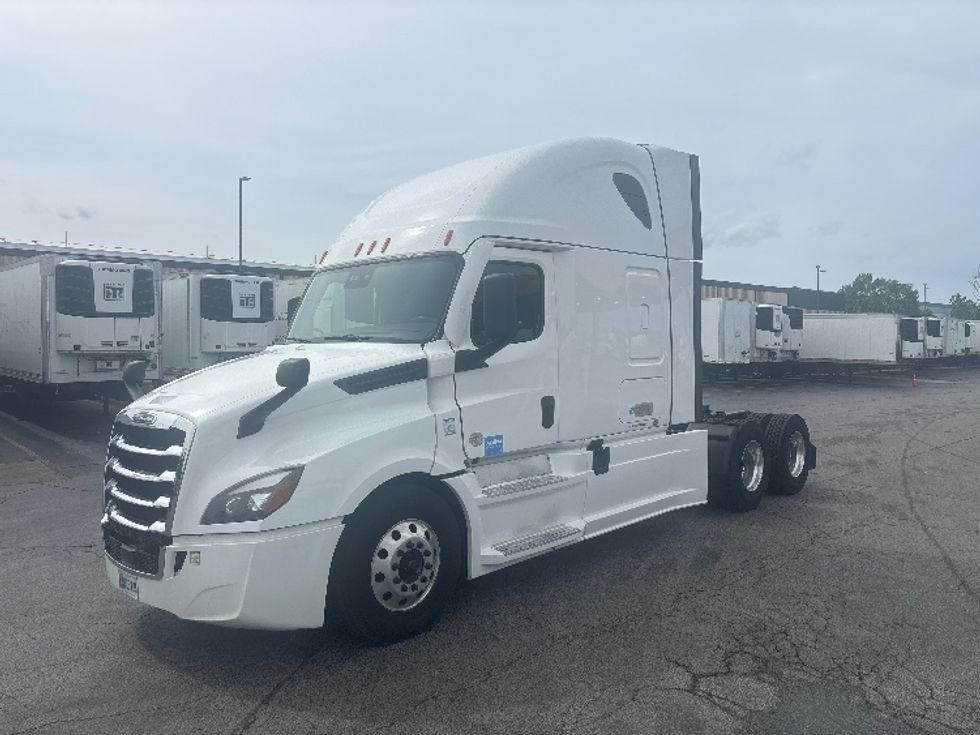 Sleeper Tractor-Heavy Duty Tractors-Freightliner-2022-T12664ST-Sturtevant-WI-539,756\n\t\tmiles-$ 67,000 - Image 3