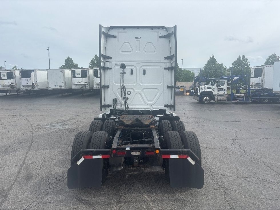 Sleeper Tractor-Heavy Duty Tractors-Freightliner-2022-T12664ST-Sturtevant-WI-539,756\n\t\tmiles-$ 67,000 - Image 6
