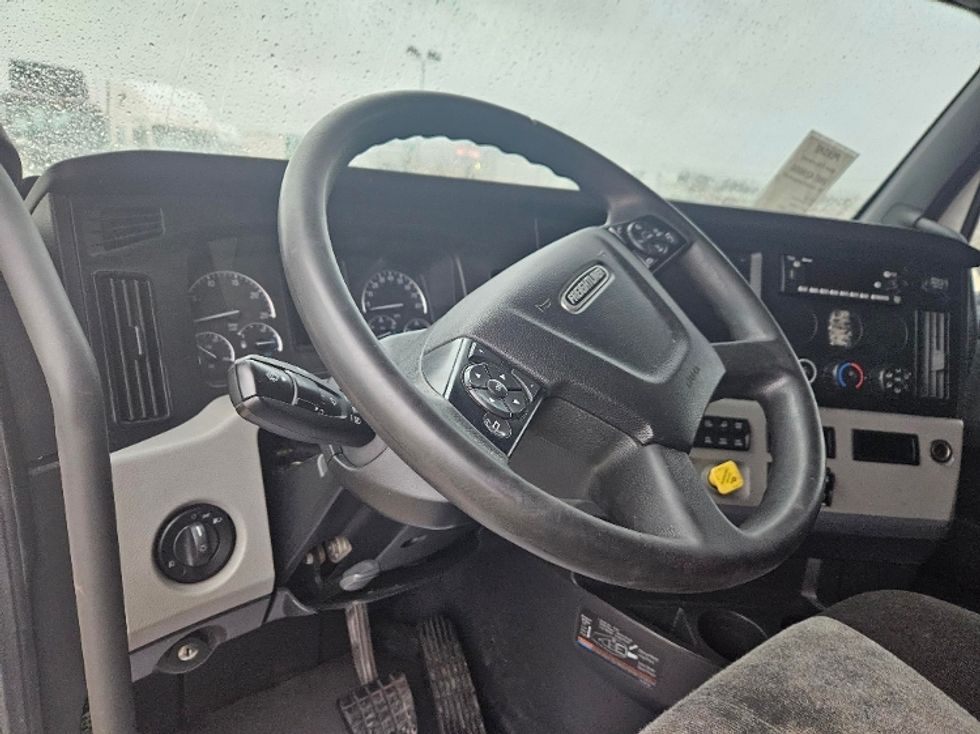 Sleeper Tractor-Heavy Duty Tractors-Freightliner-2022-T12664ST-Sturtevant-WI-540,659\n\t\tmiles-$ 60,500 - Image 10