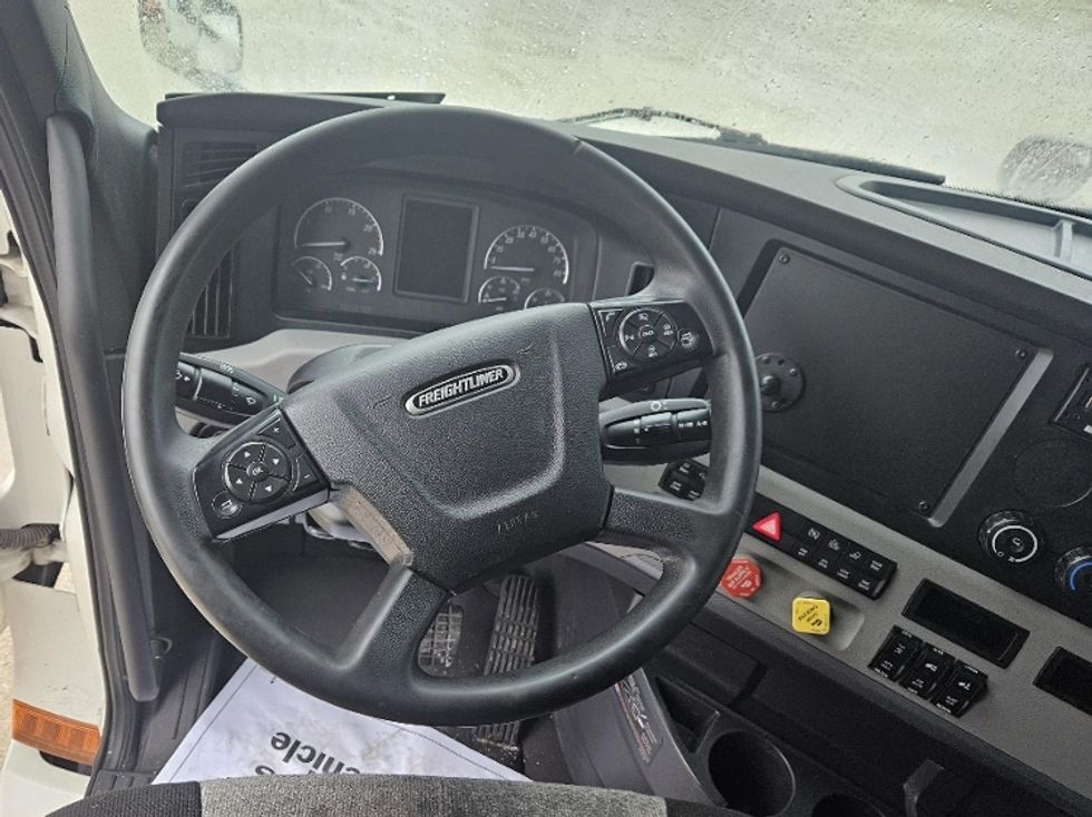 Sleeper Tractor-Heavy Duty Tractors-Freightliner-2022-T12664ST-Sturtevant-WI-540,659\n\t\tmiles-$ 60,500 - Image 11