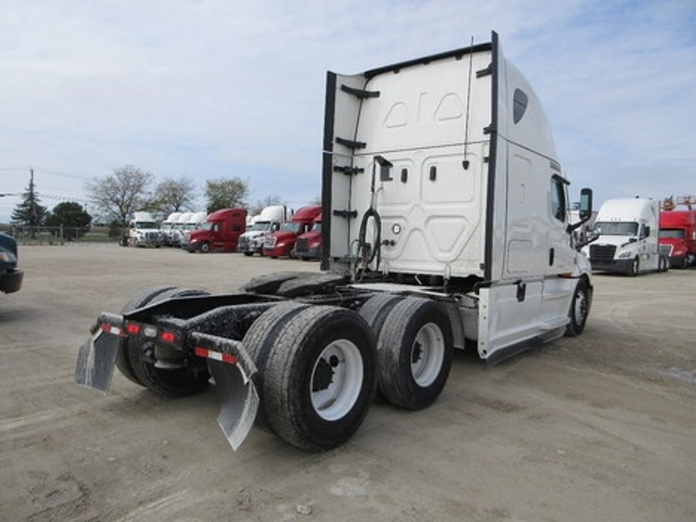 Sleeper Tractor-Heavy Duty Tractors-Freightliner-2022-T12664ST-Sturtevant-WI-540,659\n\t\tmiles-$ 60,500 - Image 7