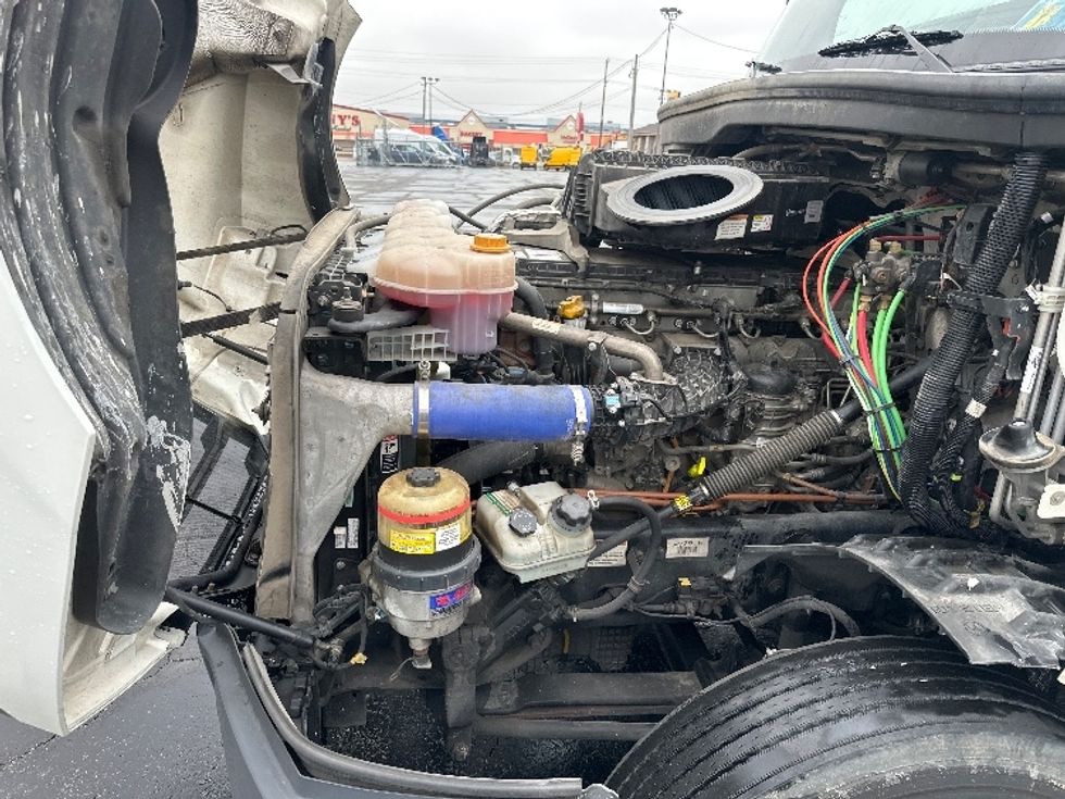 Sleeper Tractor-Heavy Duty Tractors-Freightliner-2022-T12664ST-Sturtevant-WI-542,294\n\t\tmiles-$ 63,750 - Image 21