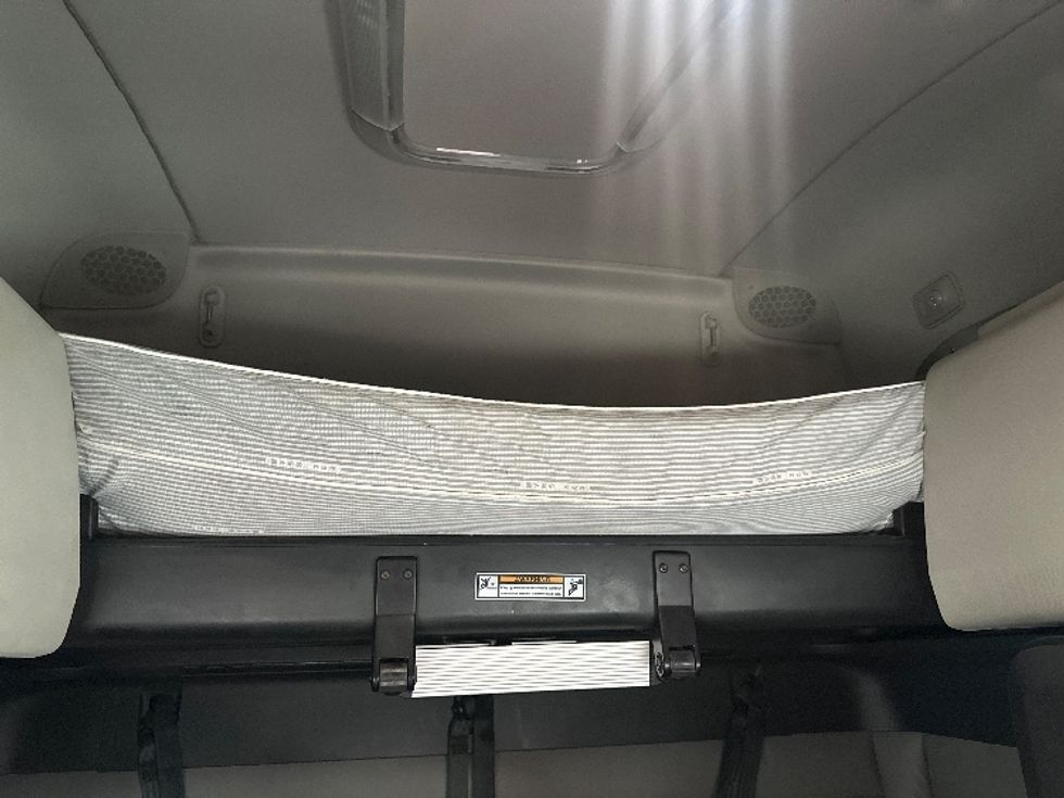 Sleeper Tractor-Heavy Duty Tractors-Freightliner-2022-T12664ST-Sturtevant-WI-542,294\n\t\tmiles-$ 63,750 - Image 22