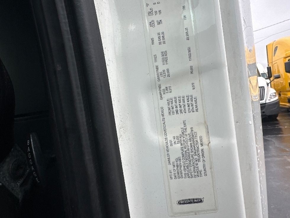 Sleeper Tractor-Heavy Duty Tractors-Freightliner-2022-T12664ST-Sturtevant-WI-542,294\n\t\tmiles-$ 63,750 - Image 25