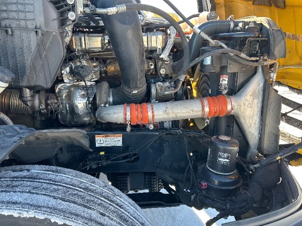 Sleeper Tractor-Heavy Duty Tractors-Freightliner-2022-T12664ST-Sturtevant-WI-558,259\n\t\tmiles-$ 55,250 - Image 20