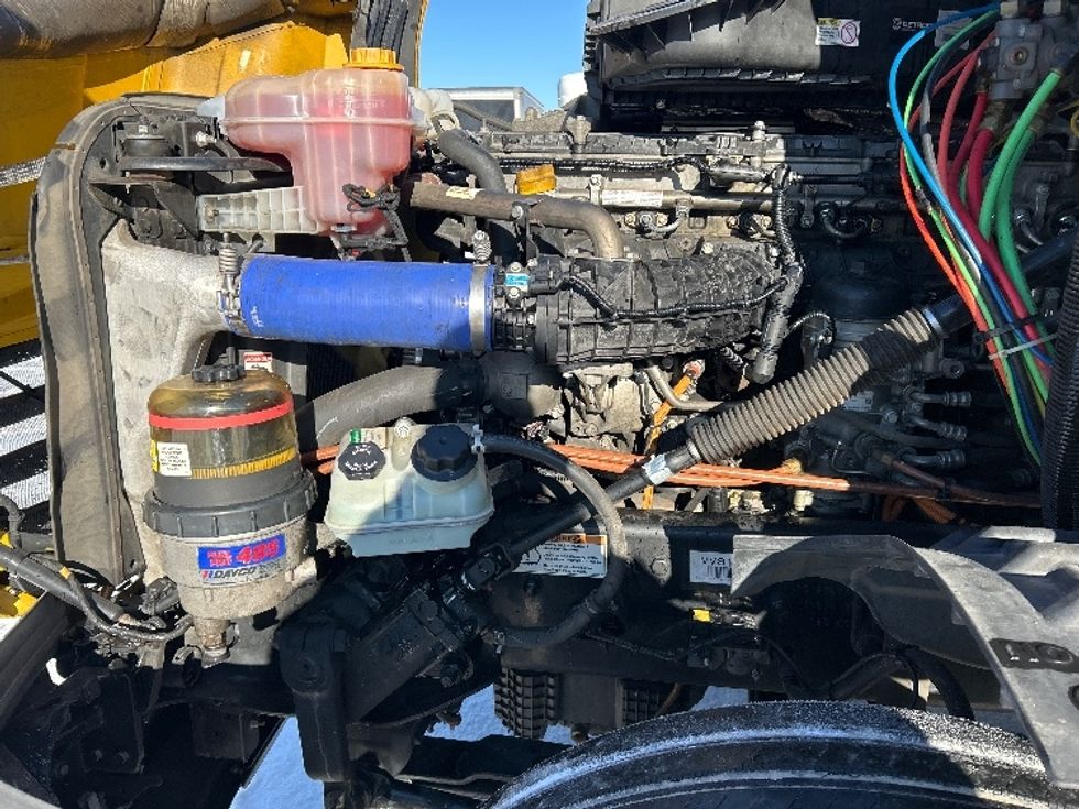 Sleeper Tractor-Heavy Duty Tractors-Freightliner-2022-T12664ST-Sturtevant-WI-558,259\n\t\tmiles-$ 55,250 - Image 21