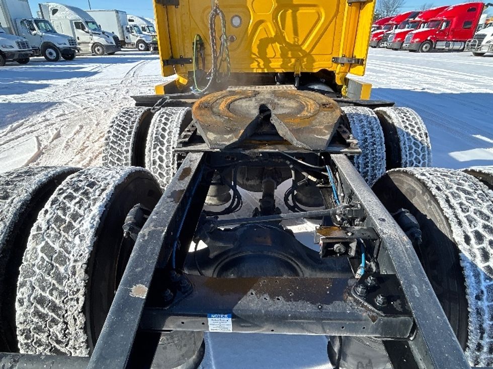 Sleeper Tractor-Heavy Duty Tractors-Freightliner-2022-T12664ST-Sturtevant-WI-558,259\n\t\tmiles-$ 55,250 - Image 6