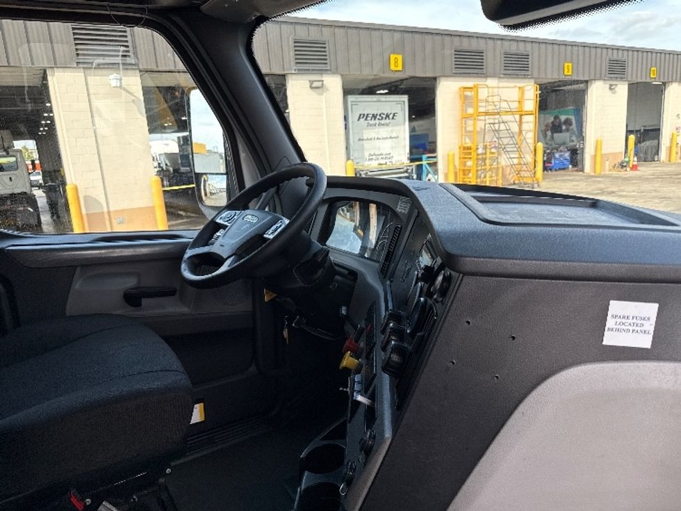 Sleeper Tractor-Heavy Duty Tractors-Freightliner-2022-T12664ST-Sturtevant-WI-576,376\n\t\tmiles-$ 62,750 - Image 14