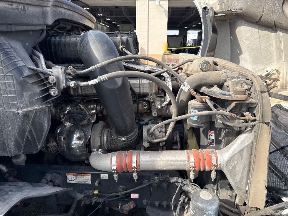 Sleeper Tractor-Heavy Duty Tractors-Freightliner-2022-T12664ST-Sturtevant-WI-576,376\n\t\tmiles-$ 62,750 - Image 19