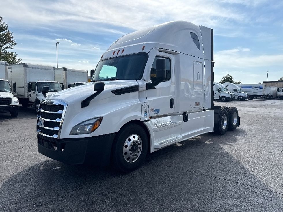 Sleeper Tractor-Heavy Duty Tractors-Freightliner-2022-T12664ST-Sturtevant-WI-576,376\n\t\tmiles-$ 62,750 - Image 3