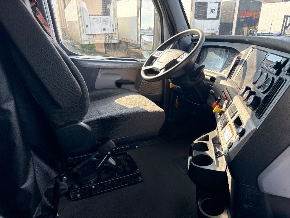 Sleeper Tractor-Heavy Duty Tractors-Freightliner-2022-T12664ST-Sturtevant-WI-578,772\n\t\tmiles-$ 62,500 - Image 15