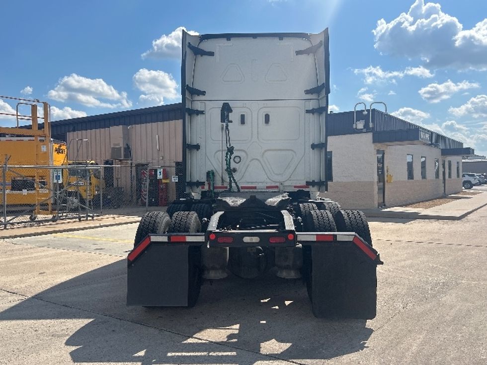 Sleeper Tractor-Heavy Duty Tractors-Freightliner-2022-T12664ST-Sturtevant-WI-589,338\n\t\tmiles-$ 65,000 - Image 6