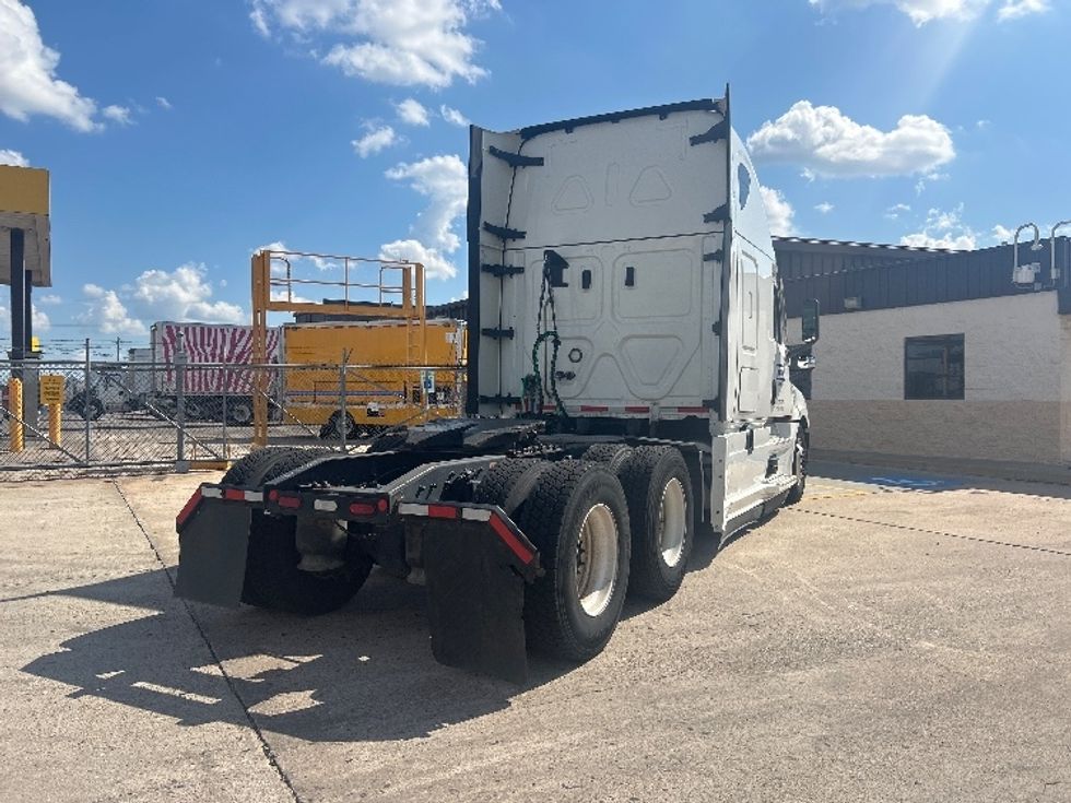 Sleeper Tractor-Heavy Duty Tractors-Freightliner-2022-T12664ST-Sturtevant-WI-589,338\n\t\tmiles-$ 65,000 - Image 7