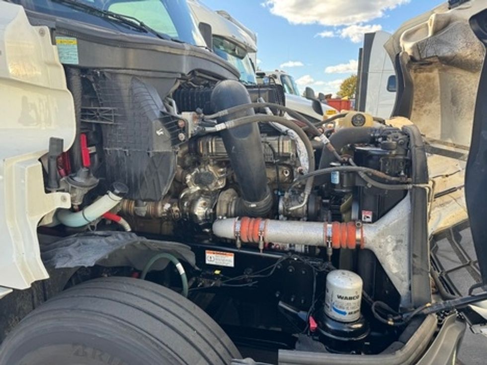 Sleeper Tractor-Heavy Duty Tractors-Freightliner-2022-T12664ST-Sturtevant-WI-590,258\n\t\tmiles-$ 56,250 - Image 15