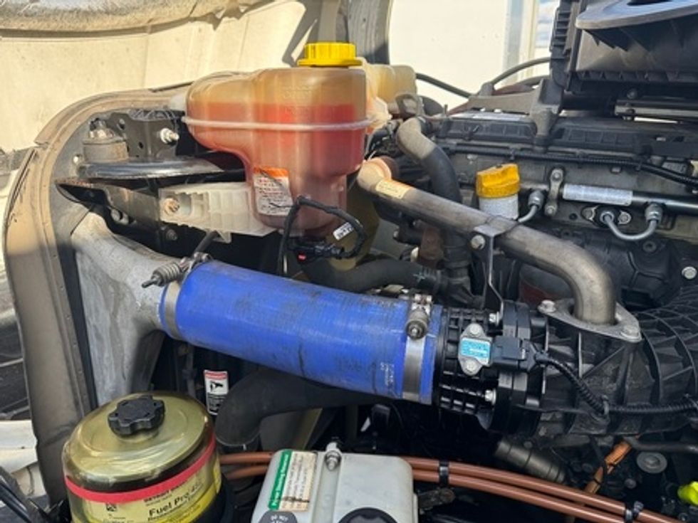 Sleeper Tractor-Heavy Duty Tractors-Freightliner-2022-T12664ST-Sturtevant-WI-590,258\n\t\tmiles-$ 56,250 - Image 16