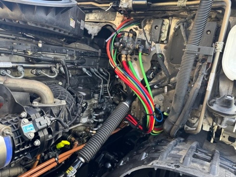 Sleeper Tractor-Heavy Duty Tractors-Freightliner-2022-T12664ST-Sturtevant-WI-590,258\n\t\tmiles-$ 56,250 - Image 17