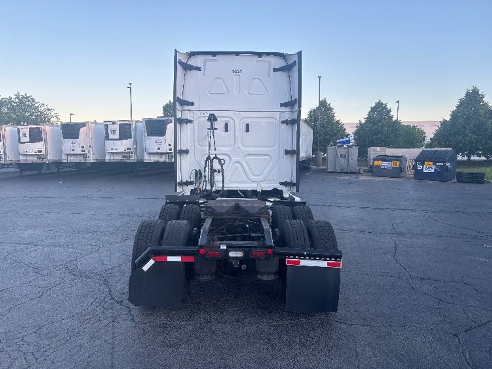 Sleeper Tractor-Heavy Duty Tractors-Freightliner-2022-T12664ST-Sturtevant-WI-595,036\n\t\tmiles-$ 60,250 - Image 6