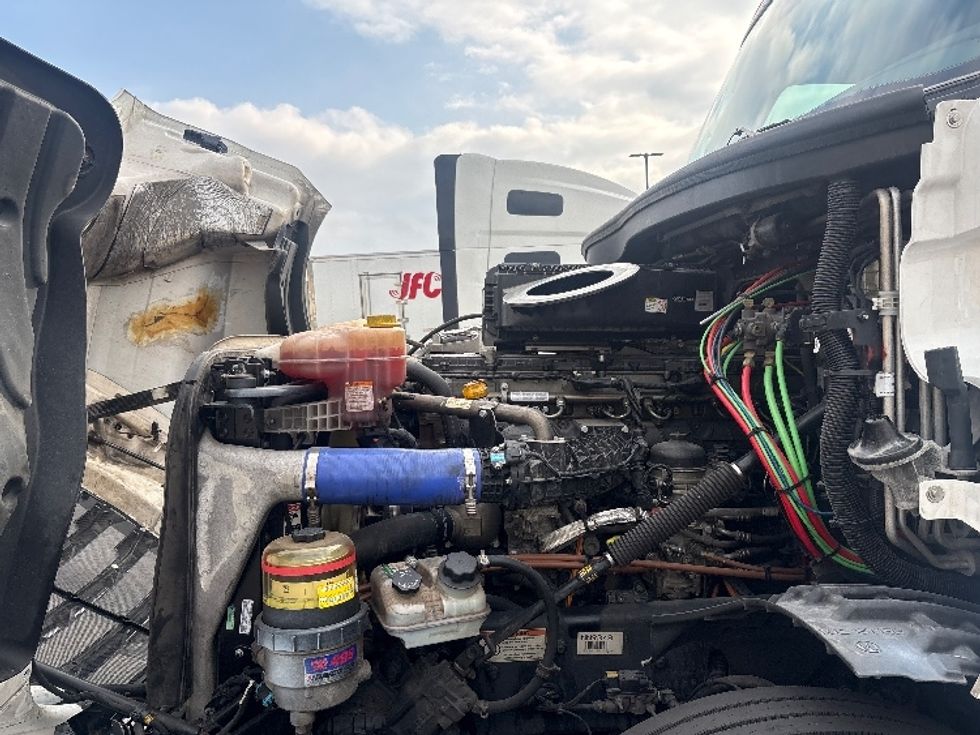 Sleeper Tractor-Heavy Duty Tractors-Freightliner-2022-T12664ST-Sturtevant-WI-595,163\n\t\tmiles-$ 60,250 - Image 21