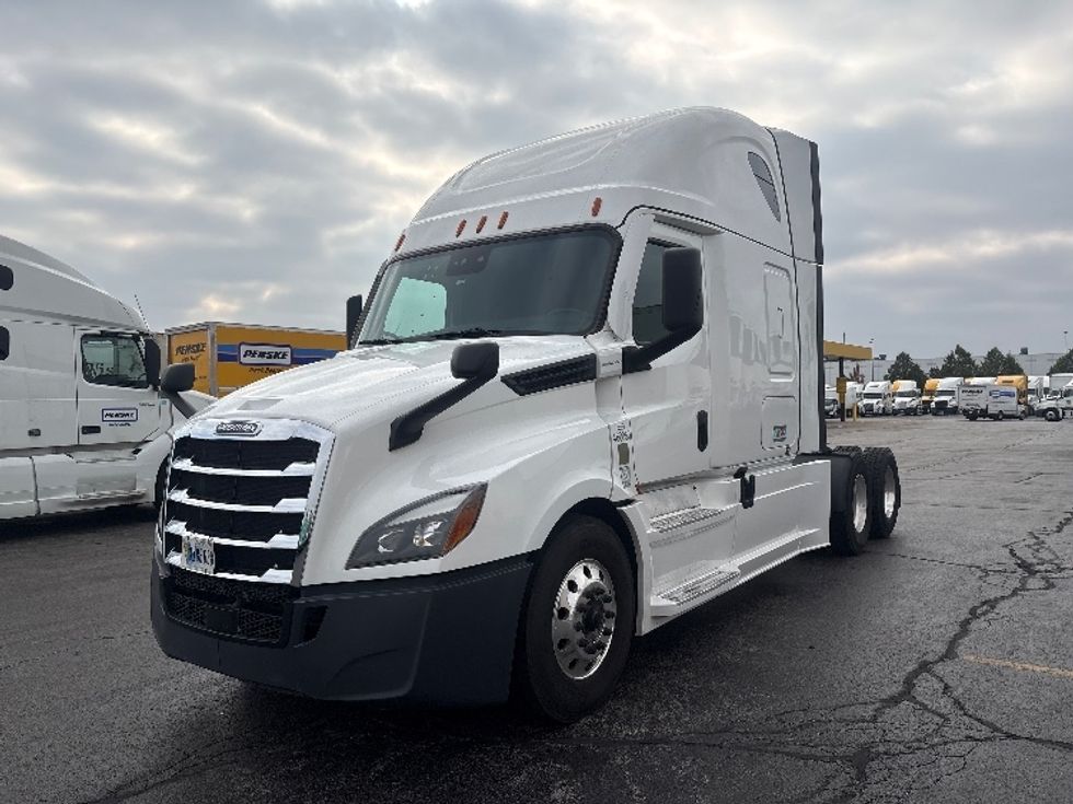 Sleeper Tractor-Heavy Duty Tractors-Freightliner-2022-T12664ST-Sturtevant-WI-595,163\n\t\tmiles-$ 60,250 - Image 3