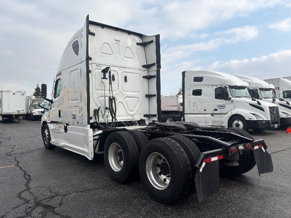 Sleeper Tractor-Heavy Duty Tractors-Freightliner-2022-T12664ST-Sturtevant-WI-595,163\n\t\tmiles-$ 60,250 - Image 5