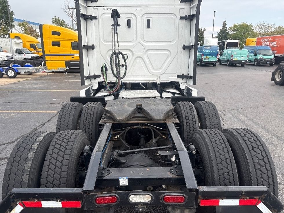 Sleeper Tractor-Heavy Duty Tractors-Freightliner-2022-T12664ST-Sturtevant-WI-595,163\n\t\tmiles-$ 60,250 - Image 6