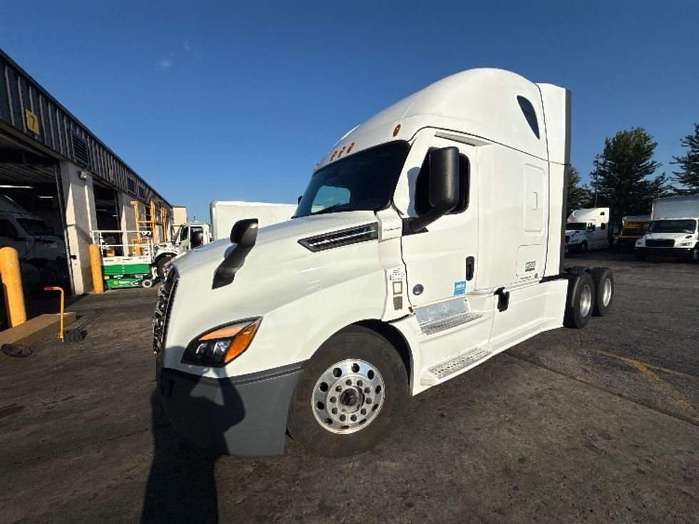 Sleeper Tractor-Heavy Duty Tractors-Freightliner-2022-T12664ST-Sturtevant-WI-634,780\n\t\tmiles-$ 59,000 - Image 3