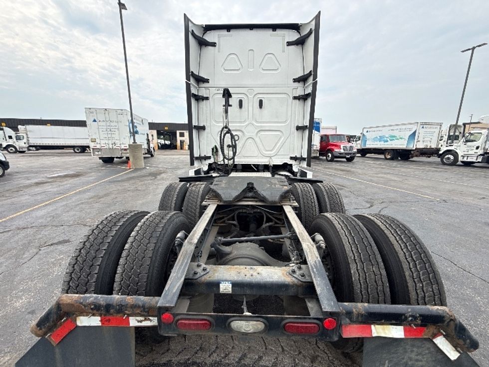Sleeper Tractor-Heavy Duty Tractors-Freightliner-2022-T12664ST-Sturtevant-WI-637,953\n\t\tmiles-$ 61,500 - Image 6